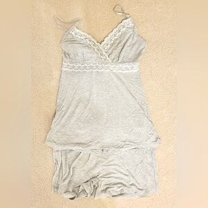 Like new gray light weight sleep set size M